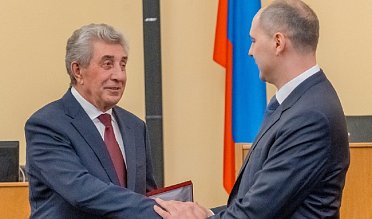 Сергею Грачеву вручен золотой знак